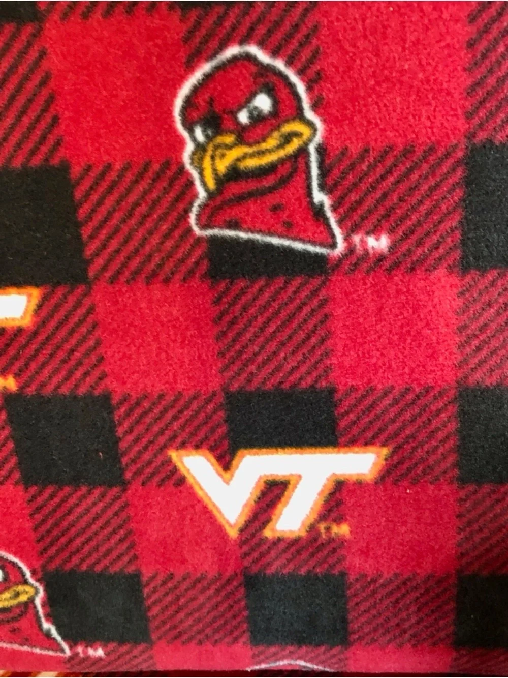 Virginia Tech Fans - THIS END UP Classic Machine Washable Hokie Slipcovers